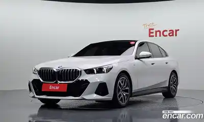 BMW 5-Series, 2023