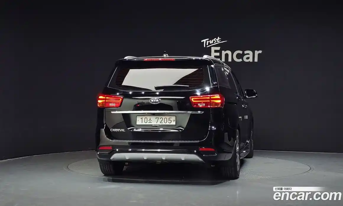 Kia Canival 2019 3.3 гидро в Москве № 1538662, фото 4