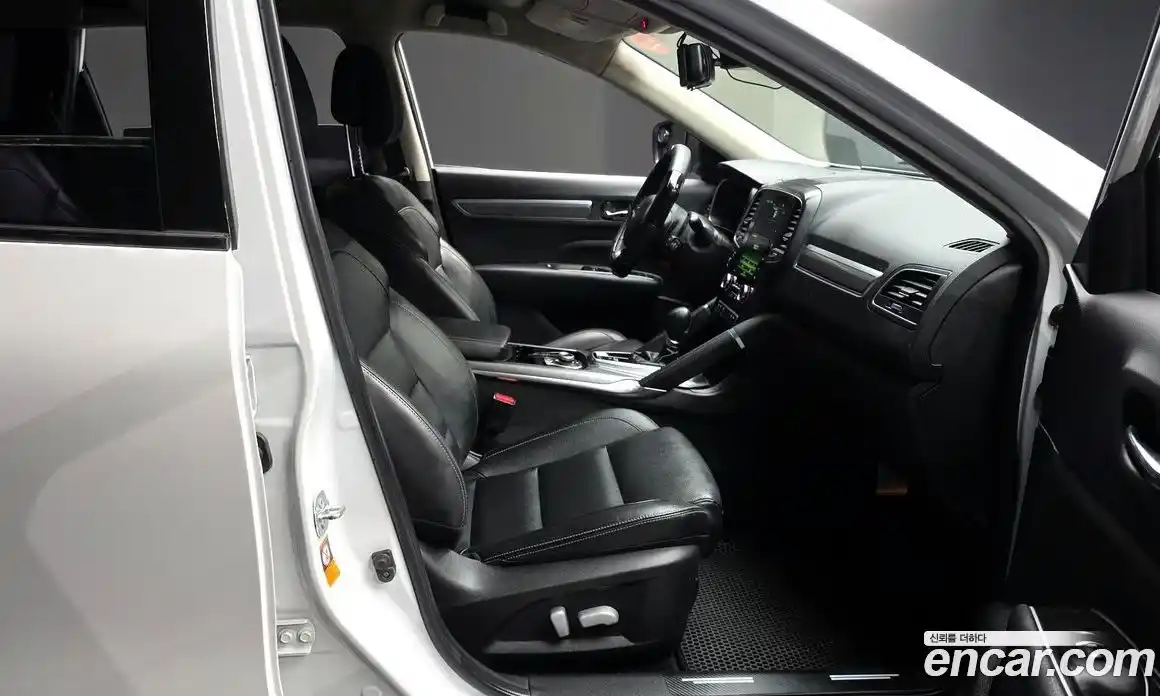 Renault QM6 2017 2.0 гидро в Москве № 1543248, фото 18
