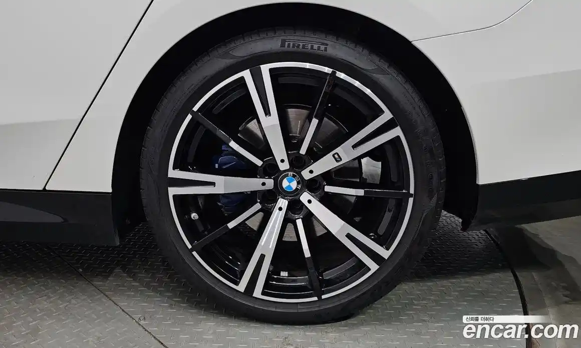 BMW 5-Series 2025 2.0 гидро в Москве № 1544105, фото 6