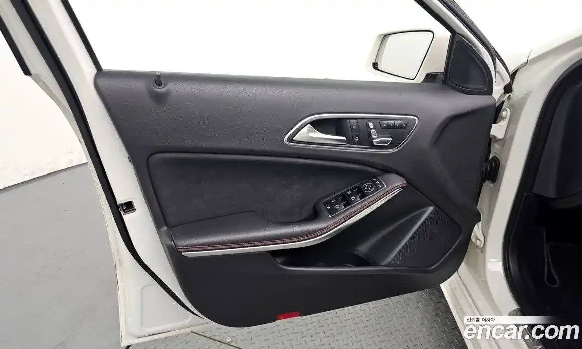 Mercedes-Benz A-Class 2017 1.6 гидро в Москве № 1545109, фото 14