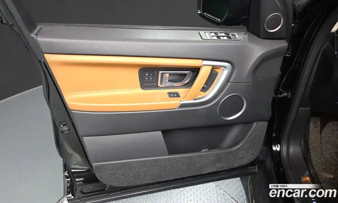 Land Rover Discovery Sport 2018 2.0 гидро в Москве № 1547611, фото 14