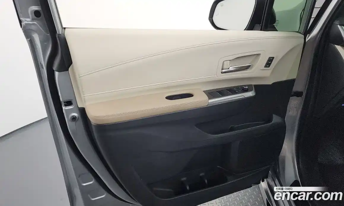 Toyota Sienna 2022 2.5 гидро в Москве № 1550042, фото 15
