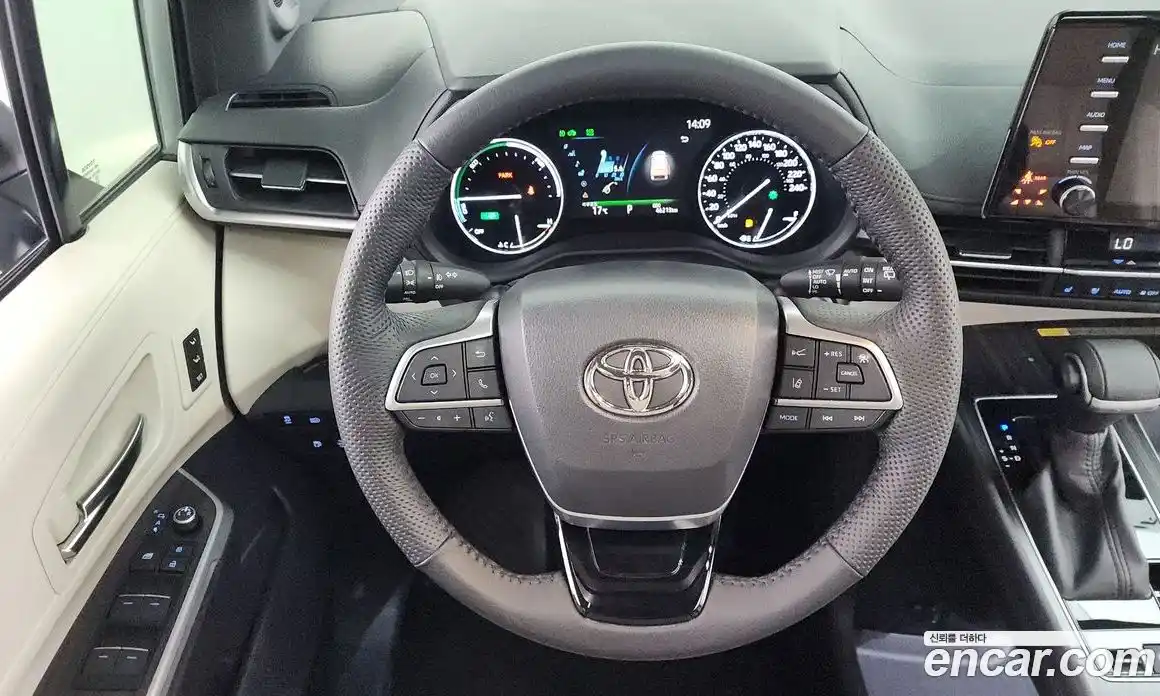 Toyota Sienna 2022 2.5 гидро в Москве № 1550042, фото 18