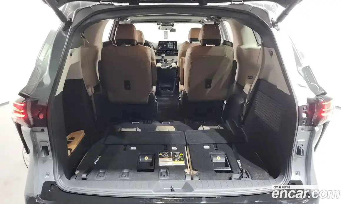 Toyota Sienna 2022 2.5 гидро в Москве № 1550042, фото 26