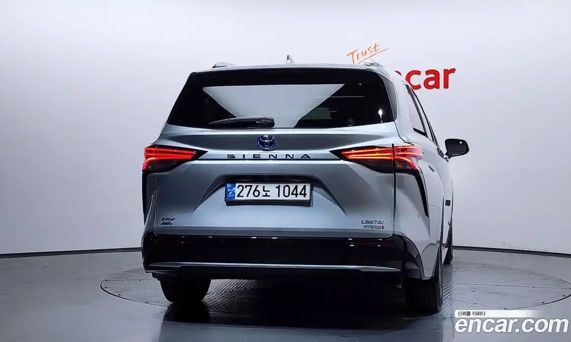 Toyota Sienna 2022 2.5 гидро в Москве № 1550042, фото 4