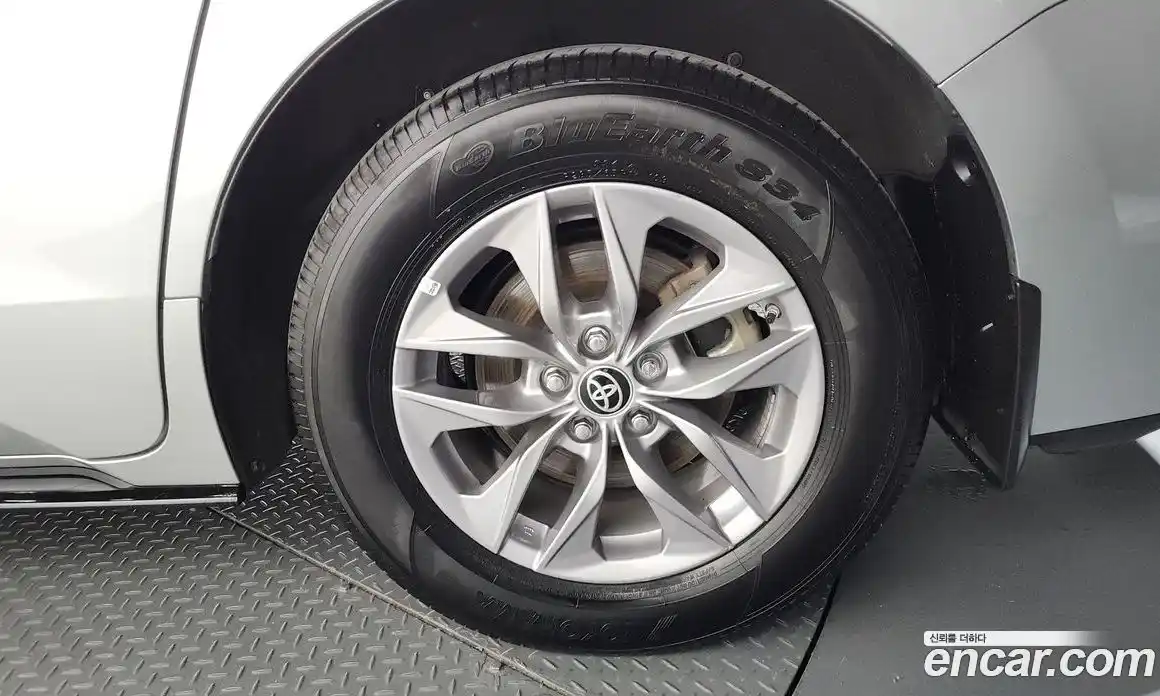 Toyota Sienna 2022 2.5 гидро в Москве № 1550042, фото 7