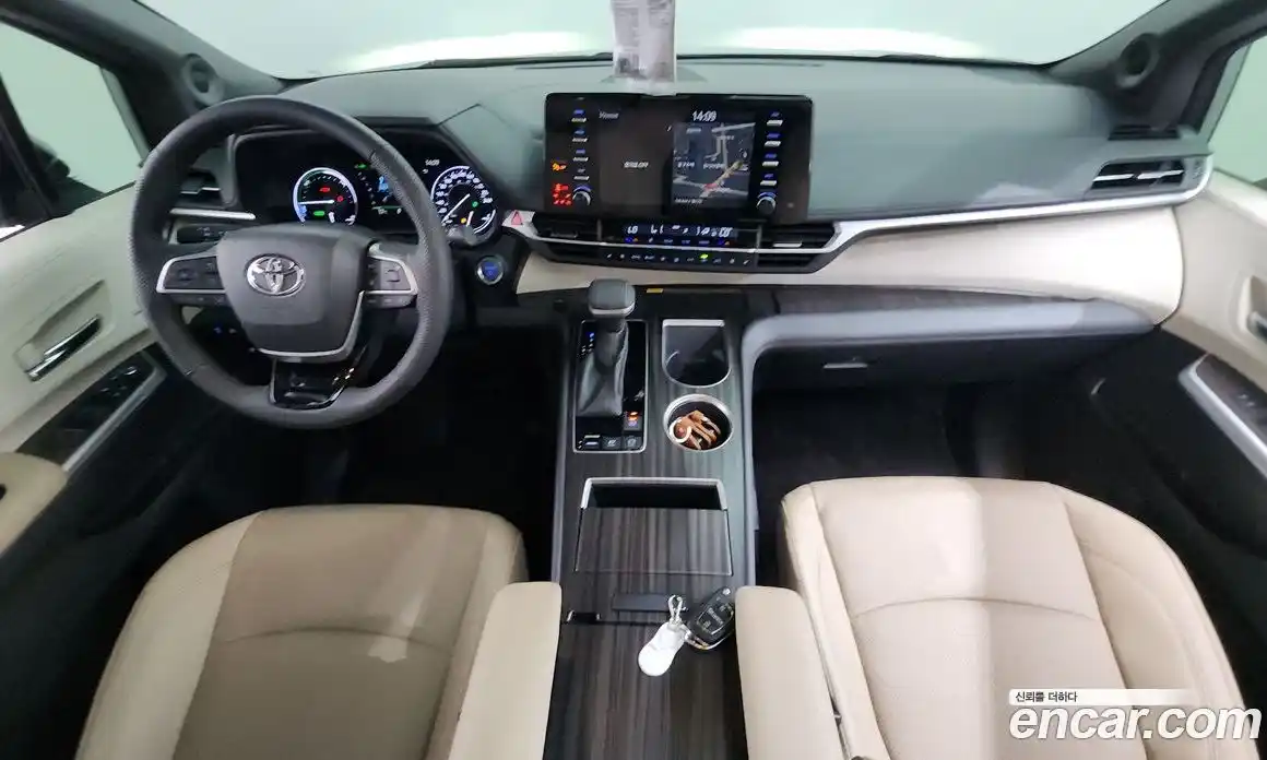 Toyota Sienna 2022 2.5 гидро в Москве № 1550042, фото 10