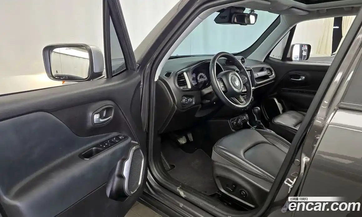 Jeep Renegade 2018 2.0 гидро в Москве № 1623927, фото 13