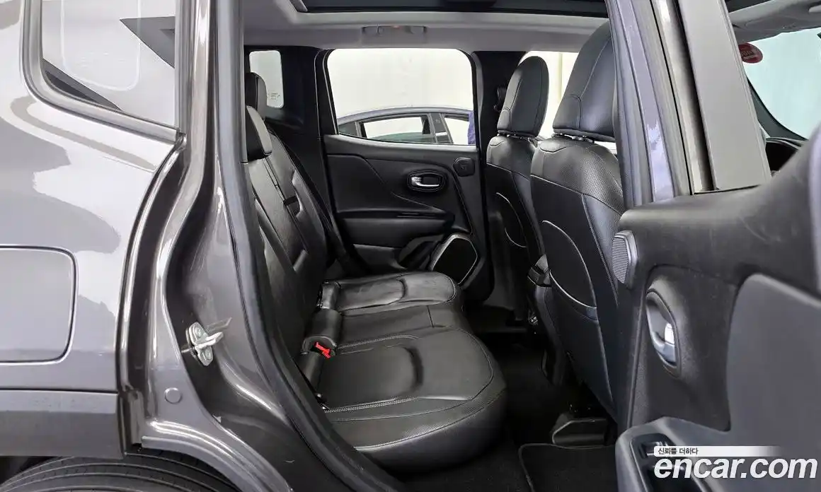 Jeep Renegade 2018 2.0 гидро в Москве № 1623927, фото 16