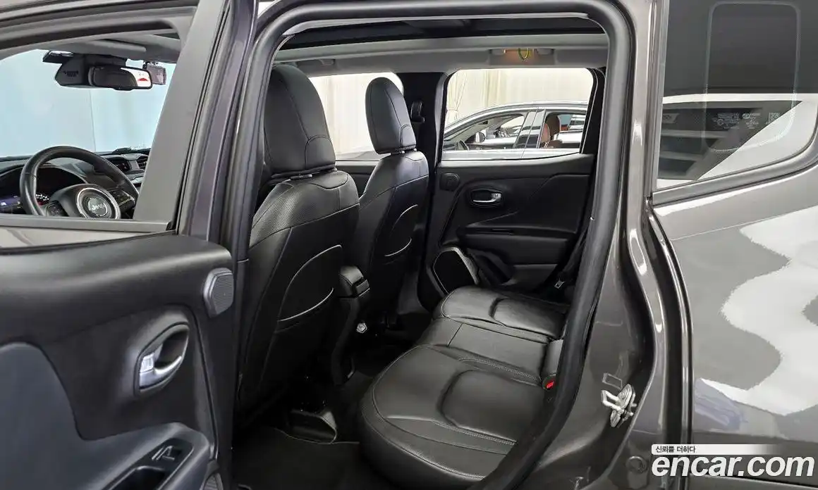 Jeep Renegade 2018 2.0 гидро в Москве № 1623927, фото 17
