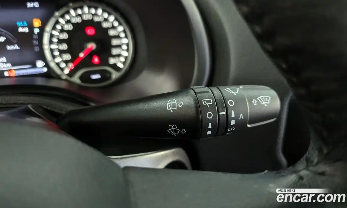 Jeep Renegade 2018 2.0 гидро в Москве № 1623927, фото 30