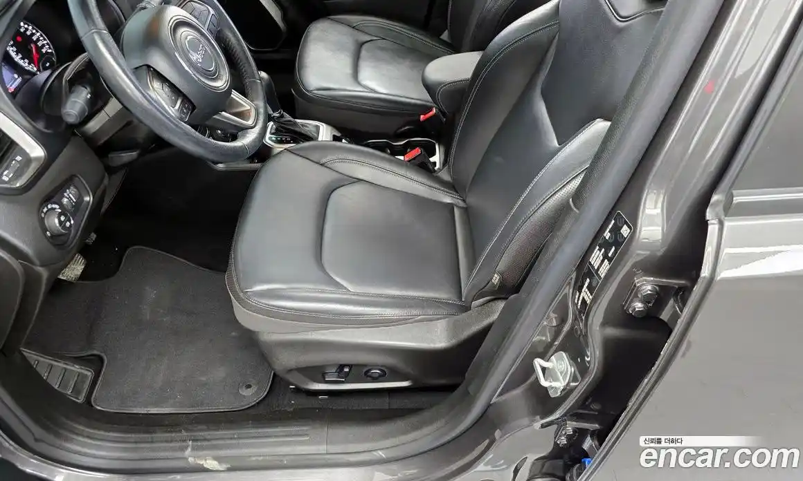 Jeep Renegade 2018 2.0 гидро в Москве № 1623927, фото 31