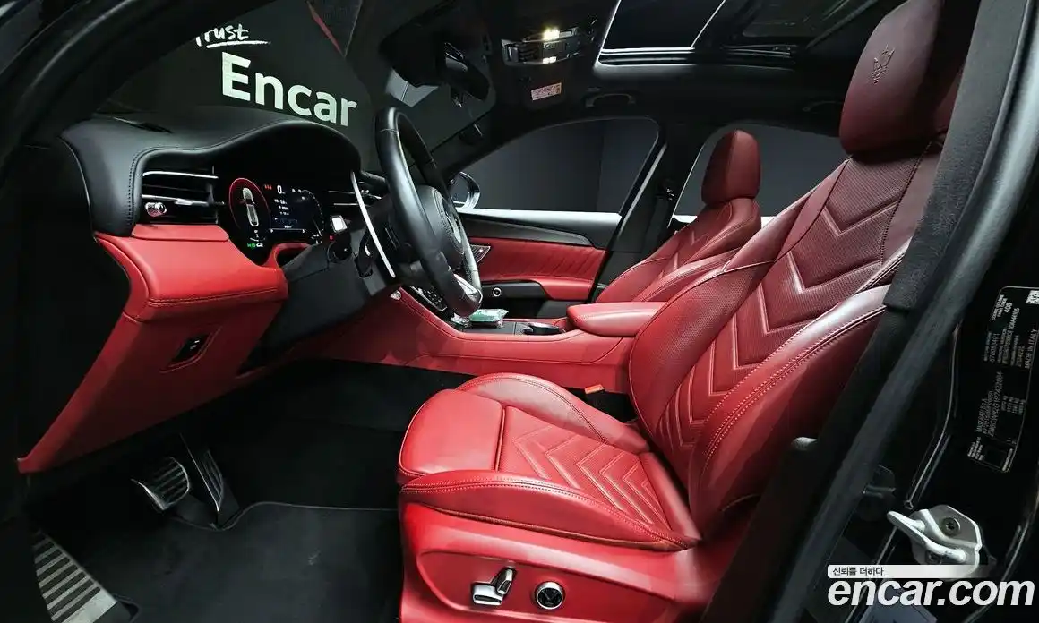 Maserati Grecale 2023 3.0 гидро, фото 12