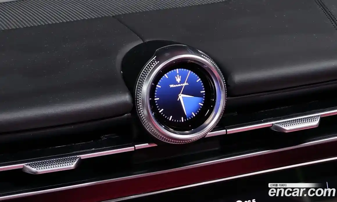 Maserati Grecale 2023 3.0 гидро, фото 18