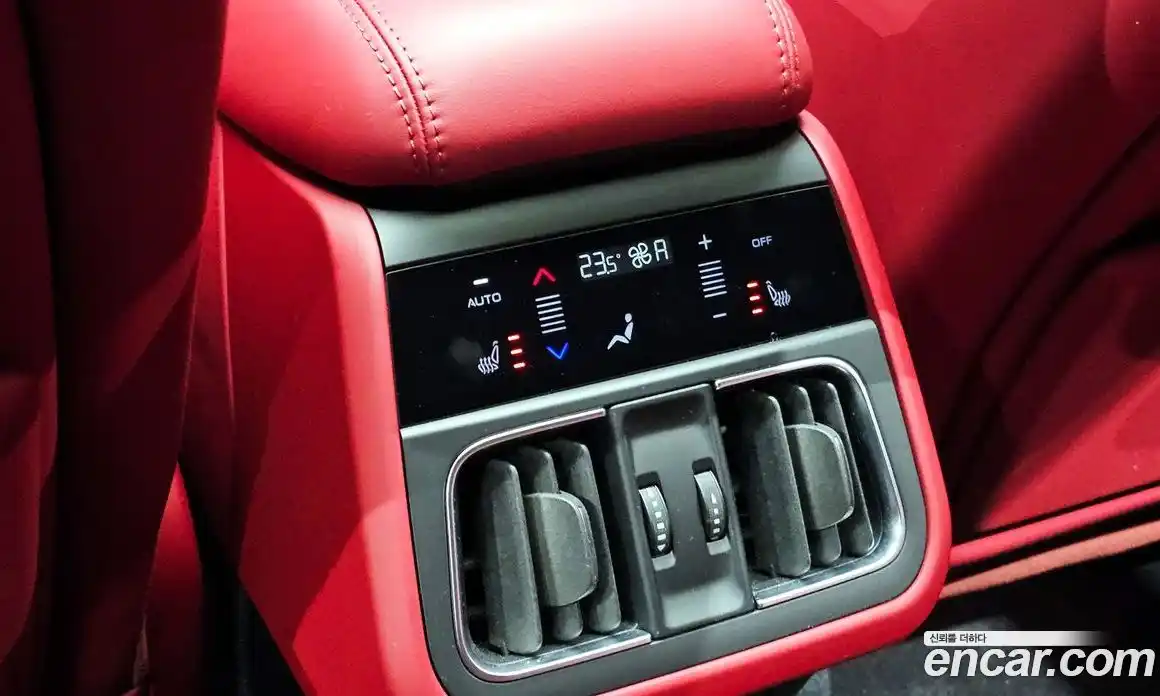 Maserati Grecale 2023 3.0 гидро, фото 29