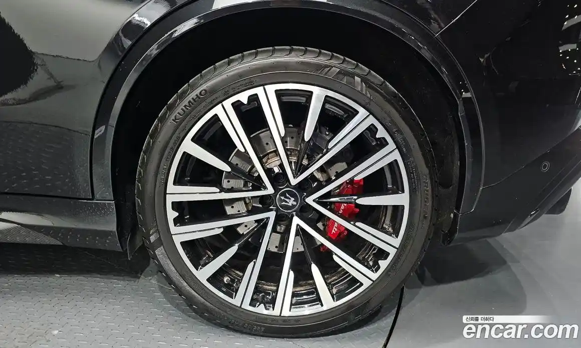 Maserati Grecale 2023 3.0 гидро, фото 7