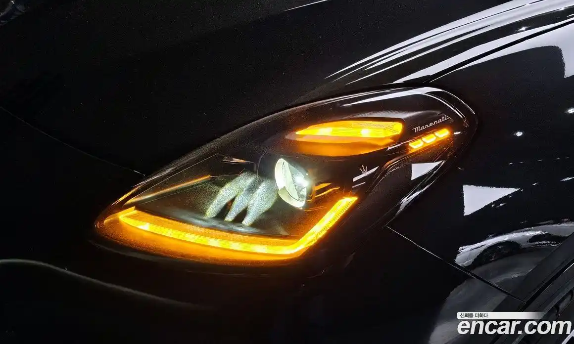 Maserati Grecale 2023 3.0 гидро, фото 8