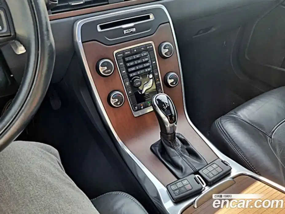 Volvo XC70 2013 2.4 гидро в Москве № 164864, фото 9