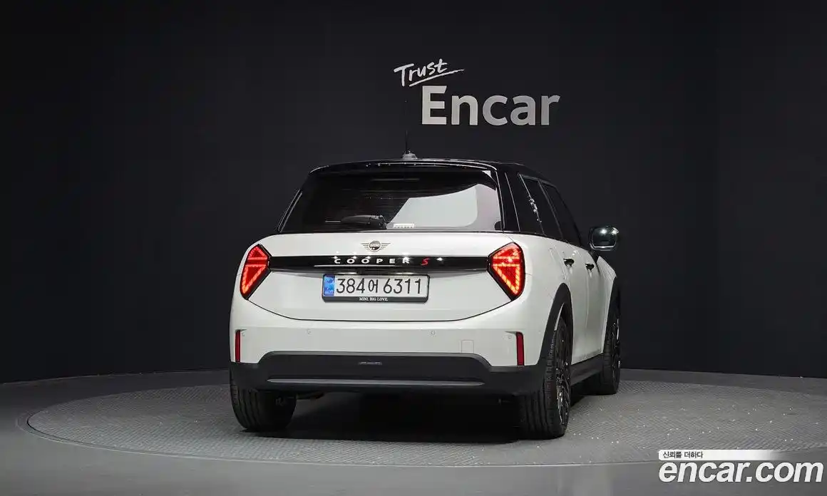 Mini Cooper 2025 2.0 гидро в Москве № 1692136, фото 4