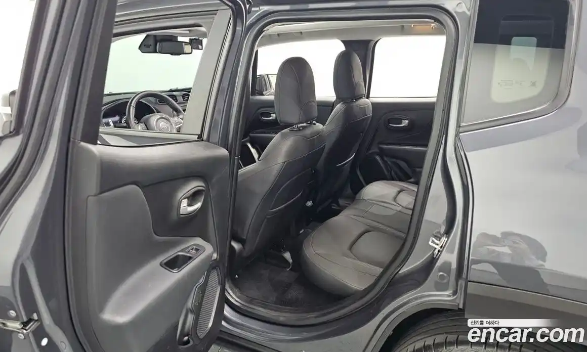 Jeep Renegade 2023 1.3 гидро в Москве № 169476, фото 13