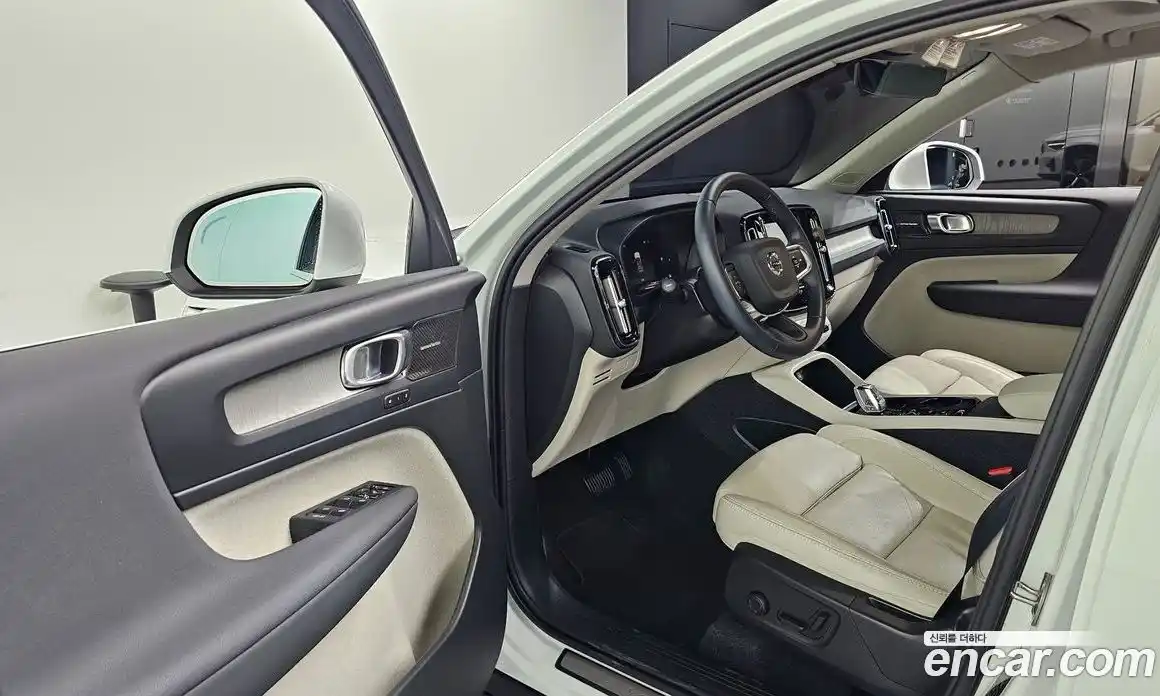 Volvo XC40 2023 2.0 гидро в Москве № 1763485, фото 13