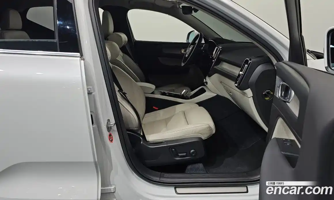 Volvo XC40 2023 2.0 гидро в Москве № 1763485, фото 16