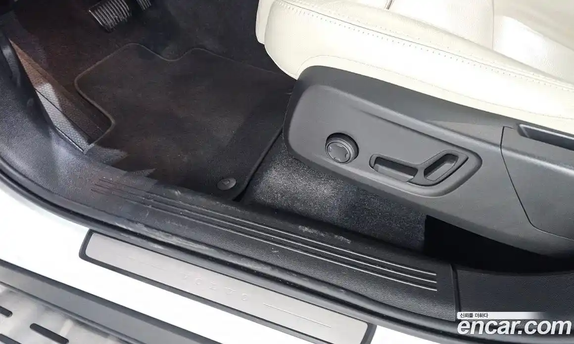 Volvo XC40 2023 2.0 гидро в Москве № 1763485, фото 31