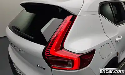 Volvo XC40 2023 2.0 гидро в Москве № 1763485, миниатюра 9