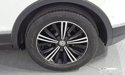 Volkswagen Tiguan 2020 2.0 гидро в Москве № 1765073, миниатюра 7