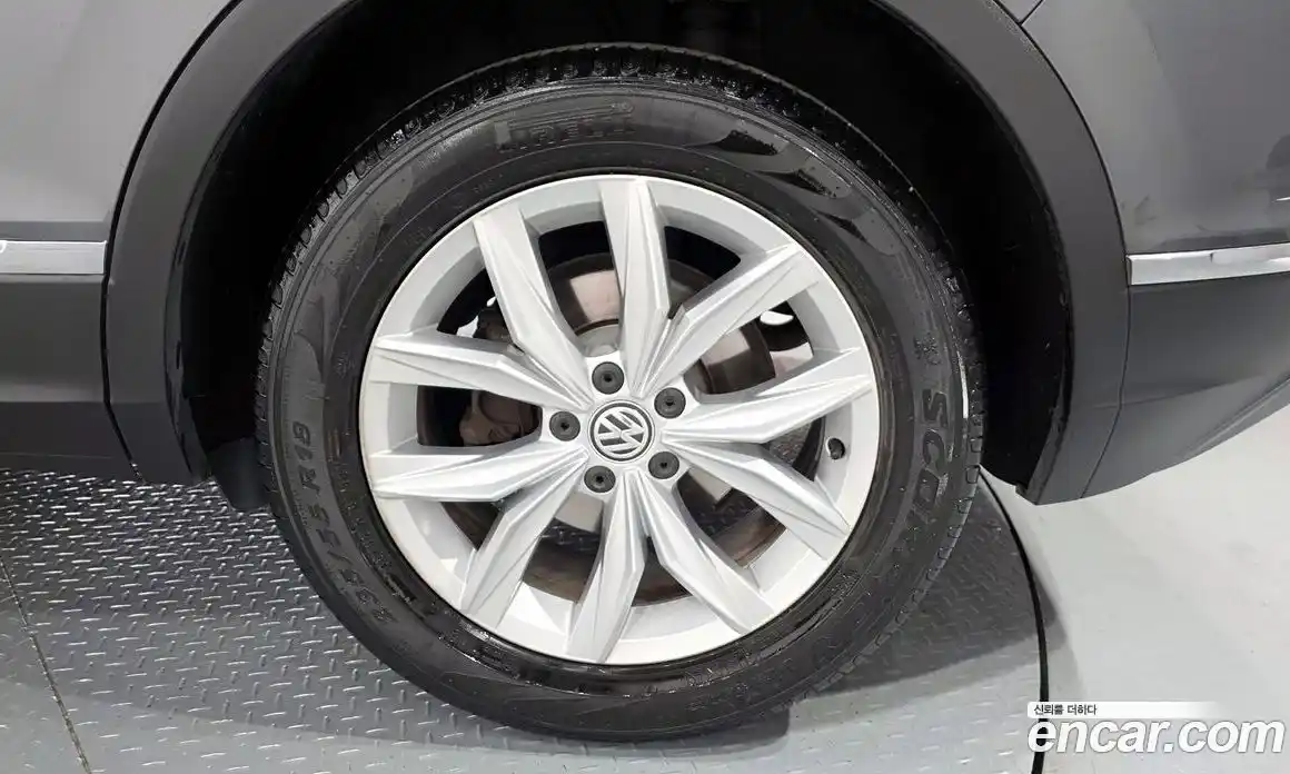 Volkswagen Tiguan 2020 2.0 гидро в Москве № 1765241, фото 7