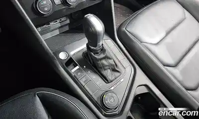 Volkswagen Tiguan 2018 2.0 гидро в Москве № 1765271, миниатюра 12