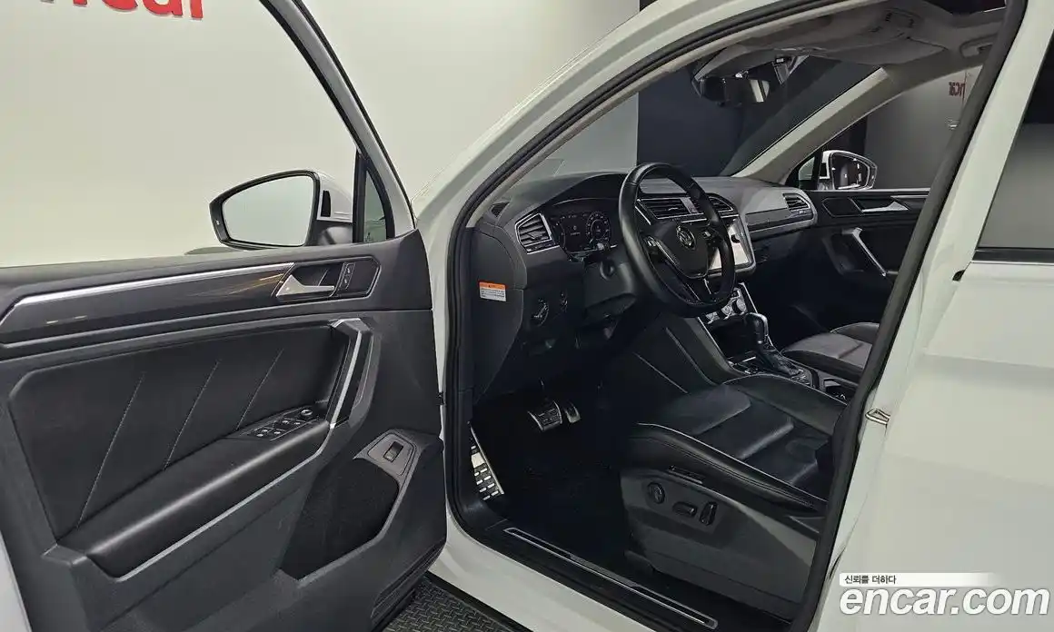 Volkswagen Tiguan 2018 2.0 гидро в Москве № 1765271, фото 13