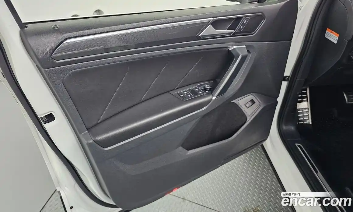 Volkswagen Tiguan 2018 2.0 гидро в Москве № 1765271, фото 14