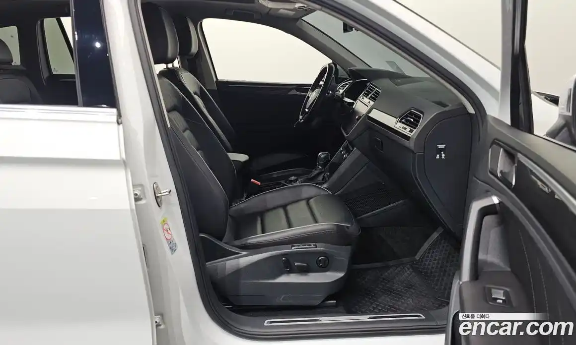 Volkswagen Tiguan 2018 2.0 гидро в Москве № 1765271, фото 16