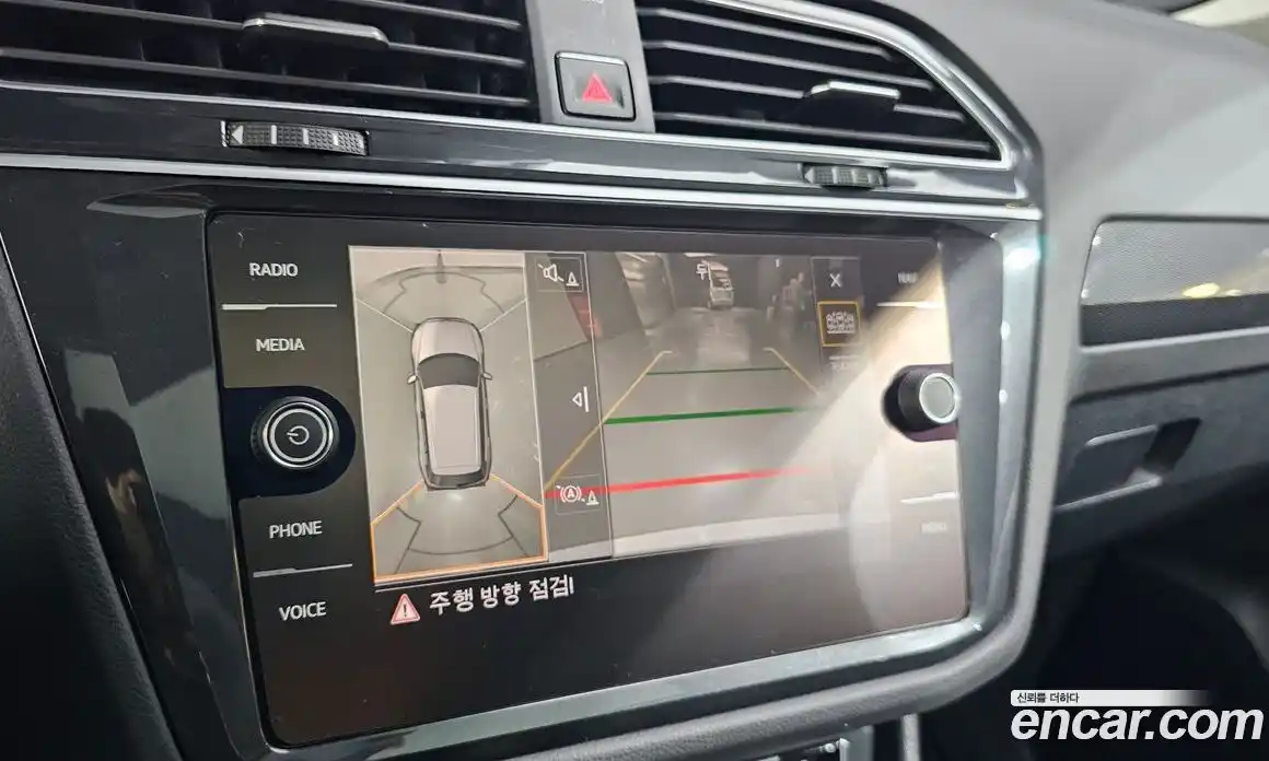 Volkswagen Tiguan 2018 2.0 гидро в Москве № 1765271, фото 21