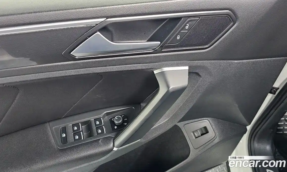 Volkswagen Tiguan 2018 2.0 гидро в Москве № 1765271, фото 28