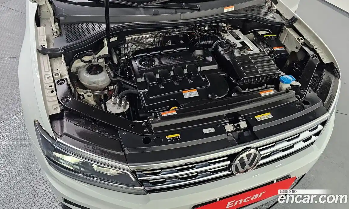 Volkswagen Tiguan 2018 2.0 гидро в Москве № 1765271, фото 6