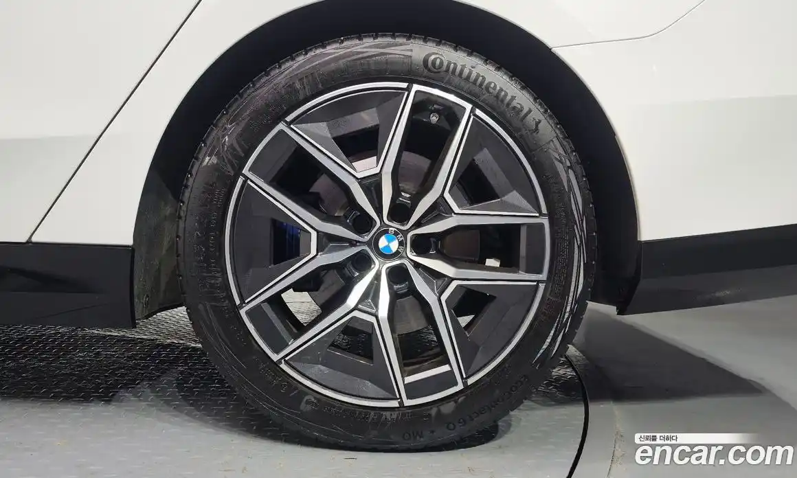 BMW 5-Series 2025 2.0 гидро в Москве № 1835383, фото 7