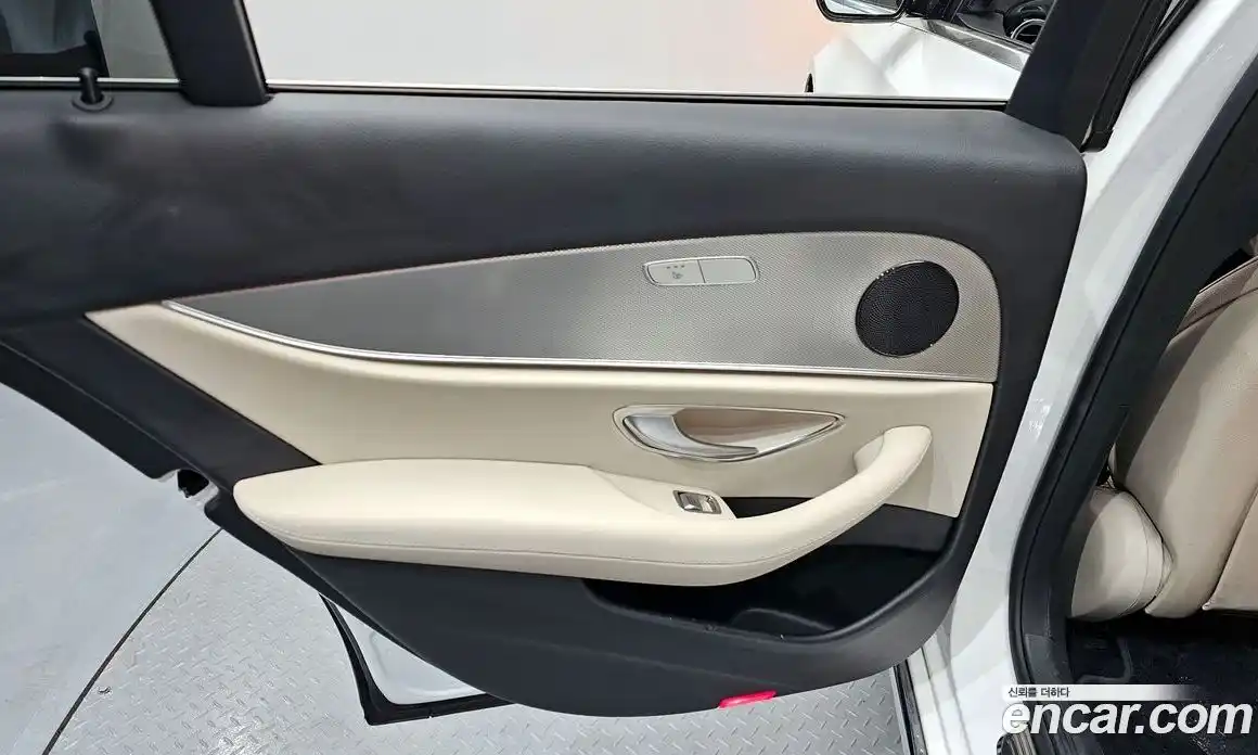 Mercedes-Benz E-Class 2018 2.0 гидро в Москве № 1836023, фото 15