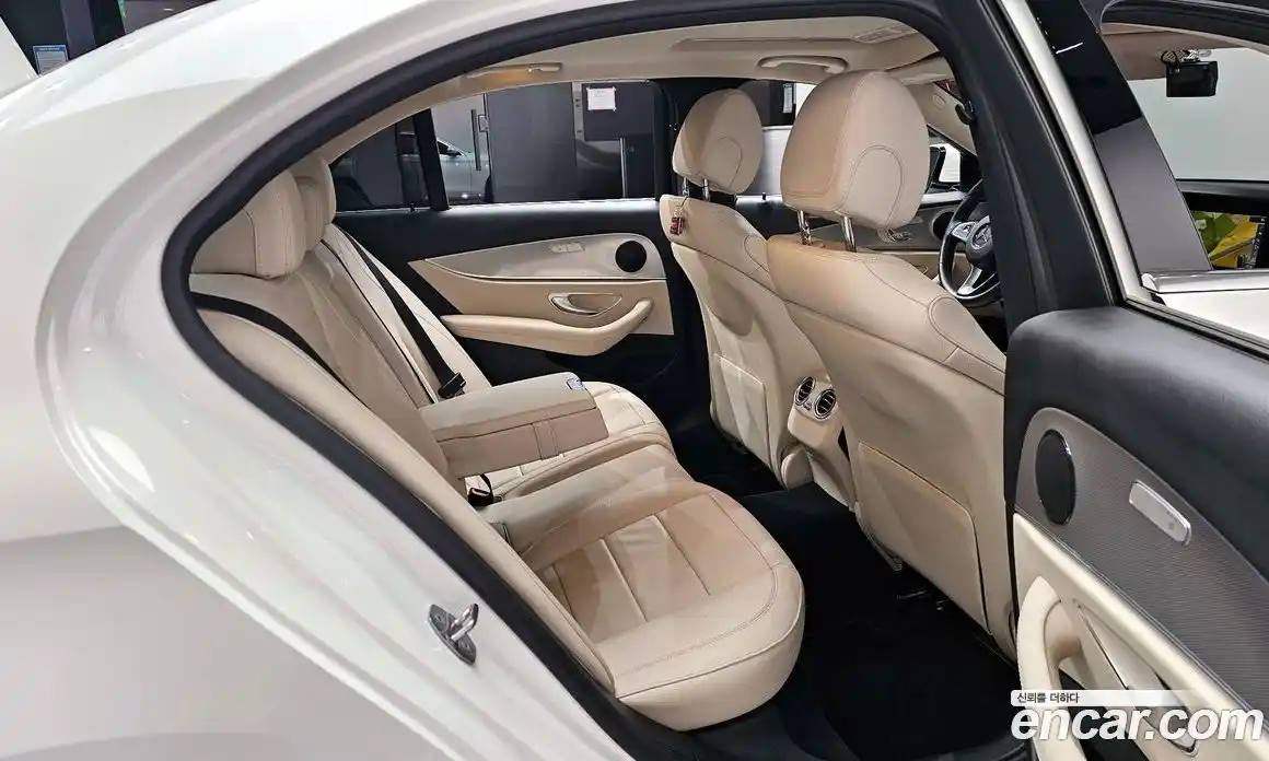 Mercedes-Benz E-Class 2018 2.0 гидро в Москве № 1836023, фото 17