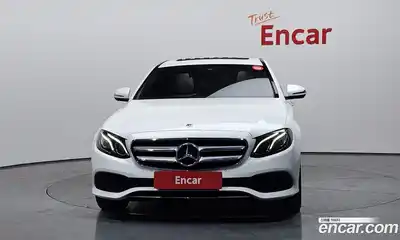 Mercedes-Benz E-Class 2018 2.0 гидро в Москве № 1836023, миниатюра 3