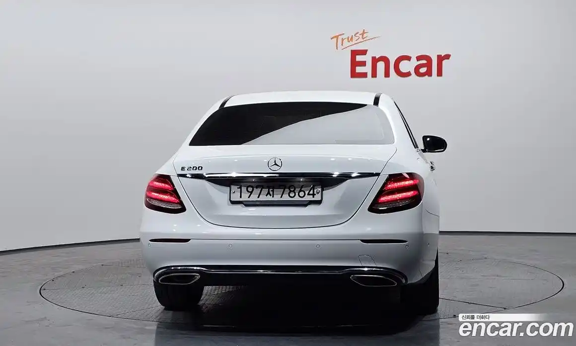 Mercedes-Benz E-Class 2018 2.0 гидро в Москве № 1836023, фото 4
