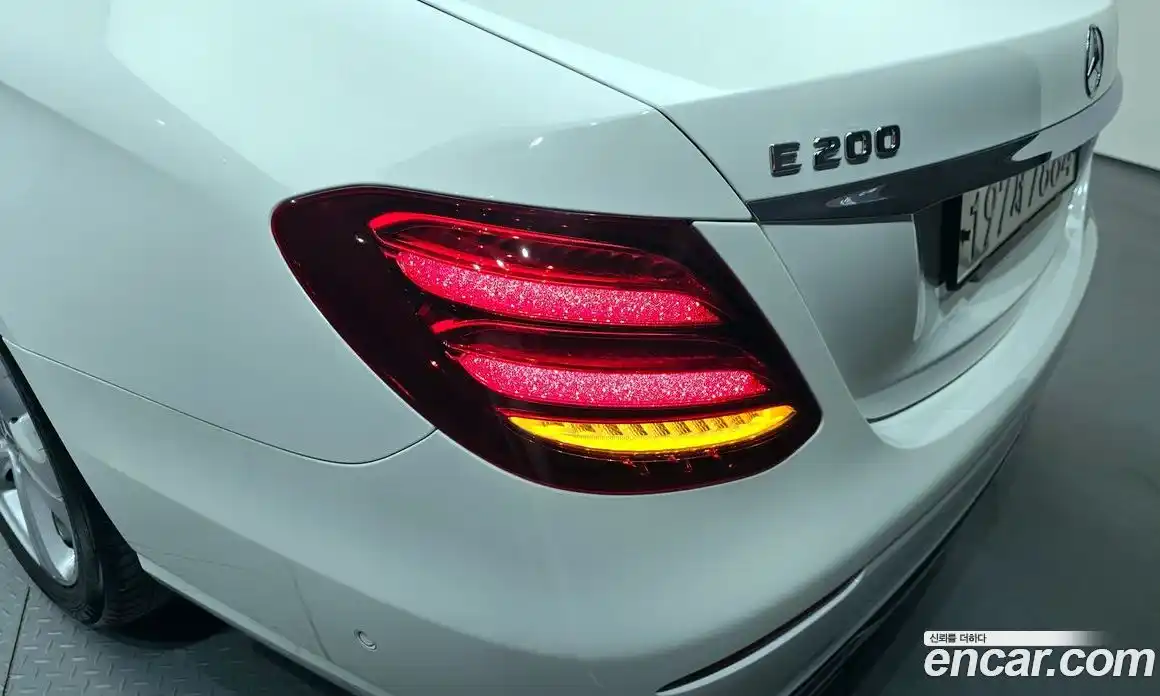 Mercedes-Benz E-Class 2018 2.0 гидро в Москве № 1836023, фото 9