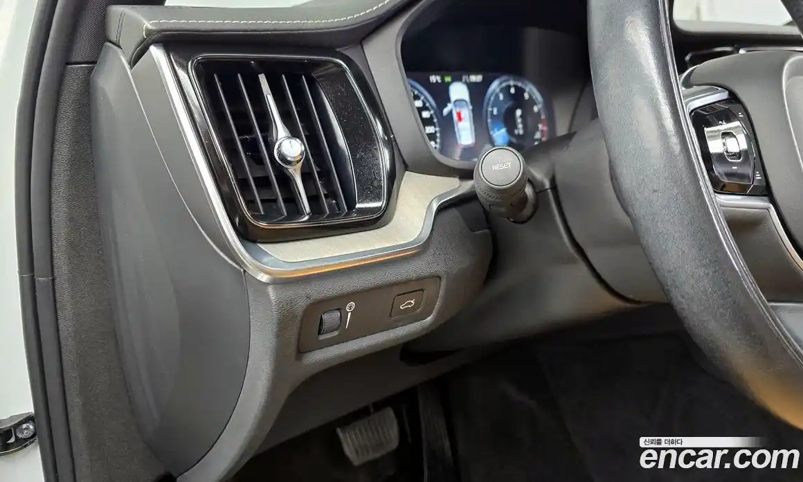 Volvo V60 2020 2.0 гидро в Москве № 1836870, фото 28