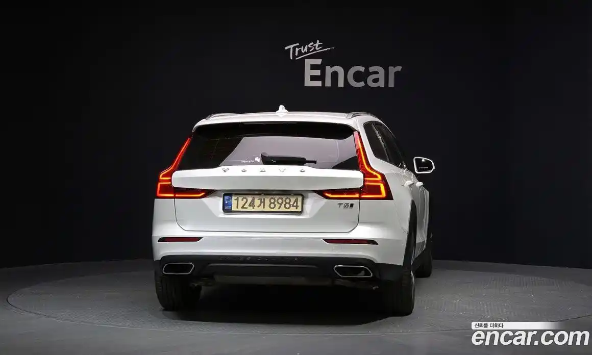 Volvo V60 2020 2.0 гидро в Москве № 1836870, фото 4