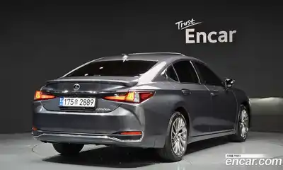 Lexus ES 2024 2.5 гидро в Москве № 1837916, миниатюра 2