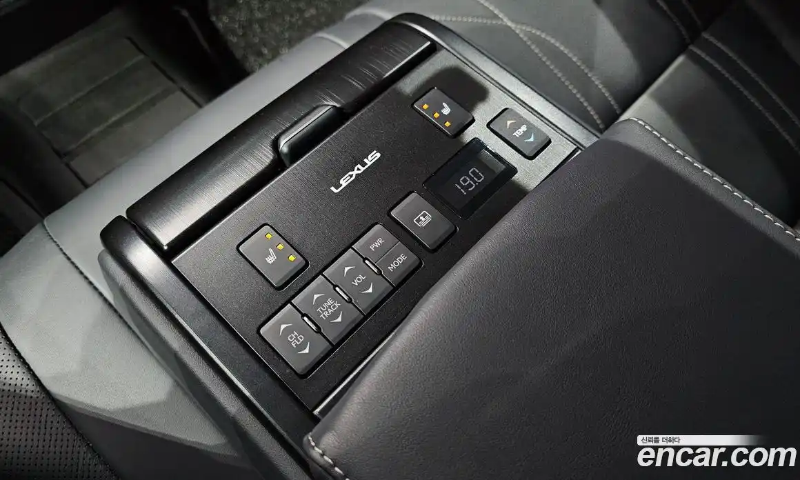 Lexus ES 2024 2.5 гидро в Москве № 1837916, фото 23
