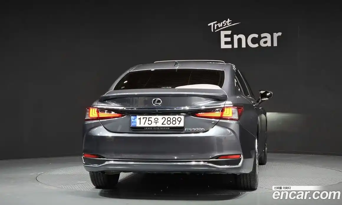 Lexus ES 2024 2.5 гидро в Москве № 1837916, фото 4