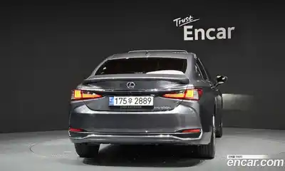 Lexus ES 2024 2.5 гидро в Москве № 1837916, миниатюра 4